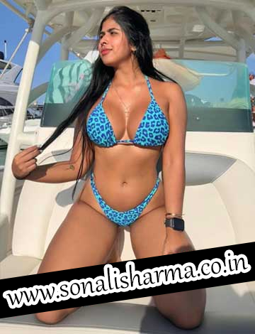 dubai girl in Delhi